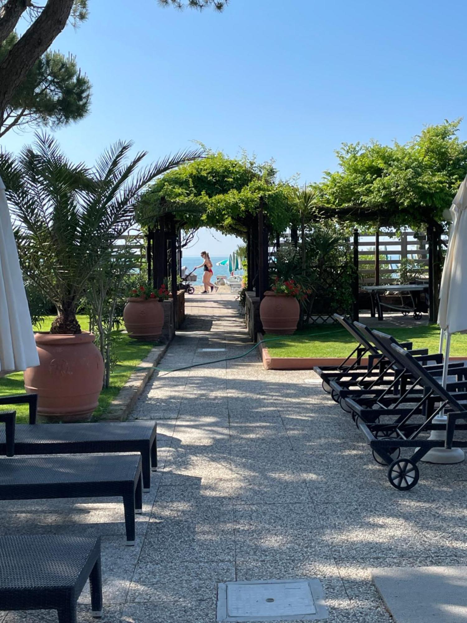Hotel Vina Del Mar Pineta Lido di Jesolo Exterior photo